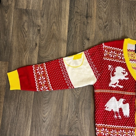 Wizarding World Harry Potter Unisex Size XL Red Yellow Button Down Cardigan - Picture 7 of 8